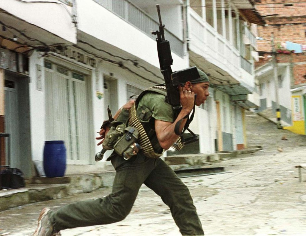 Giao tranh giua FARC va quan chinh phu Colombia qua anh-Hinh-8